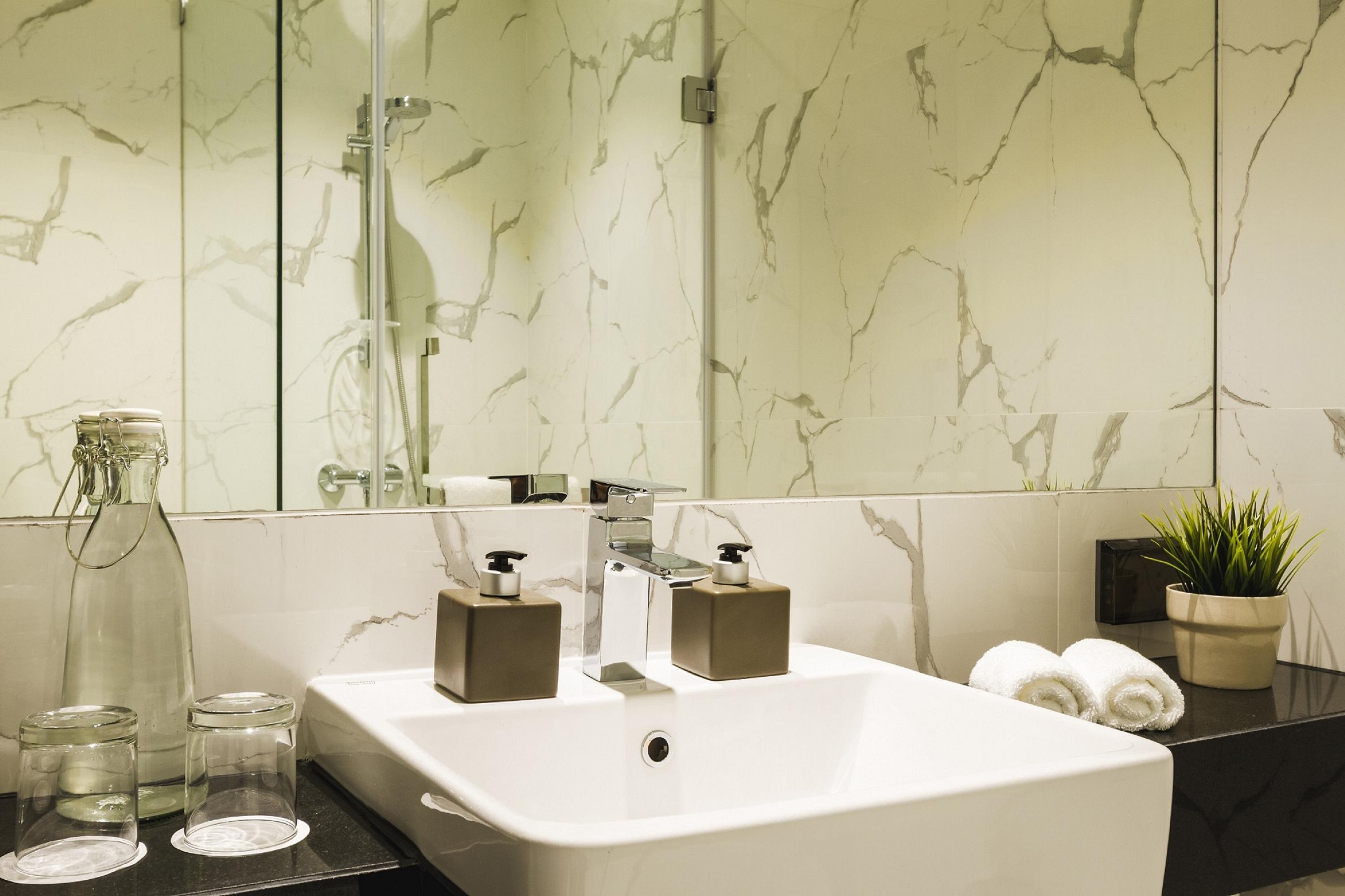 Zazz Urban Bangkok Hotel Bagian luar foto