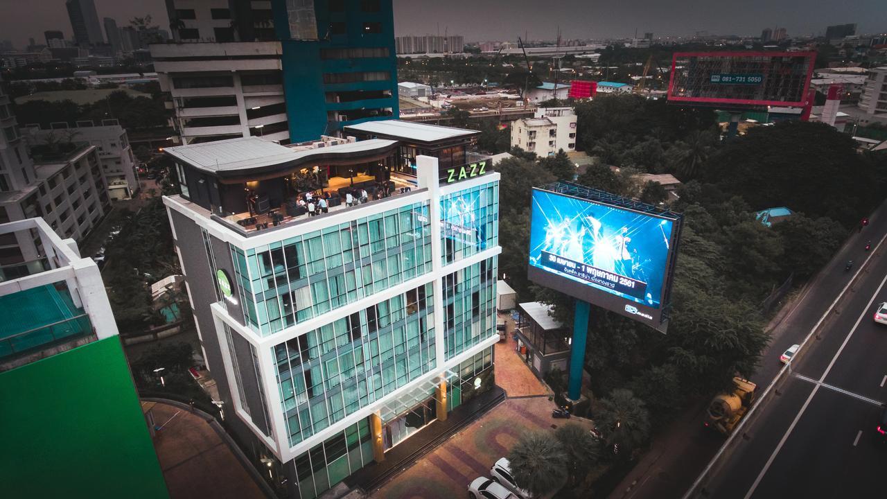 Zazz Urban Bangkok Hotel Bagian luar foto