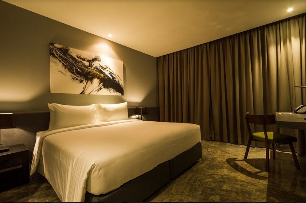 Zazz Urban Bangkok Hotel Bagian luar foto